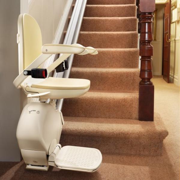 Brooks H12 Reconditioned straight stairlift 895x1024
